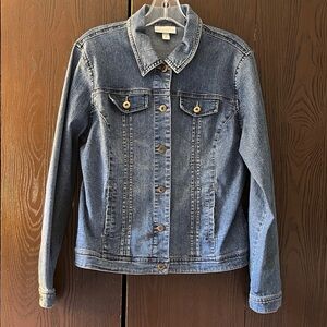 Dressbarn long sleeved blue jean jacket. Size Medium.